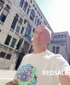 Фото мастера по установке ревизионного люка под плитку - Касаков Дмитрий