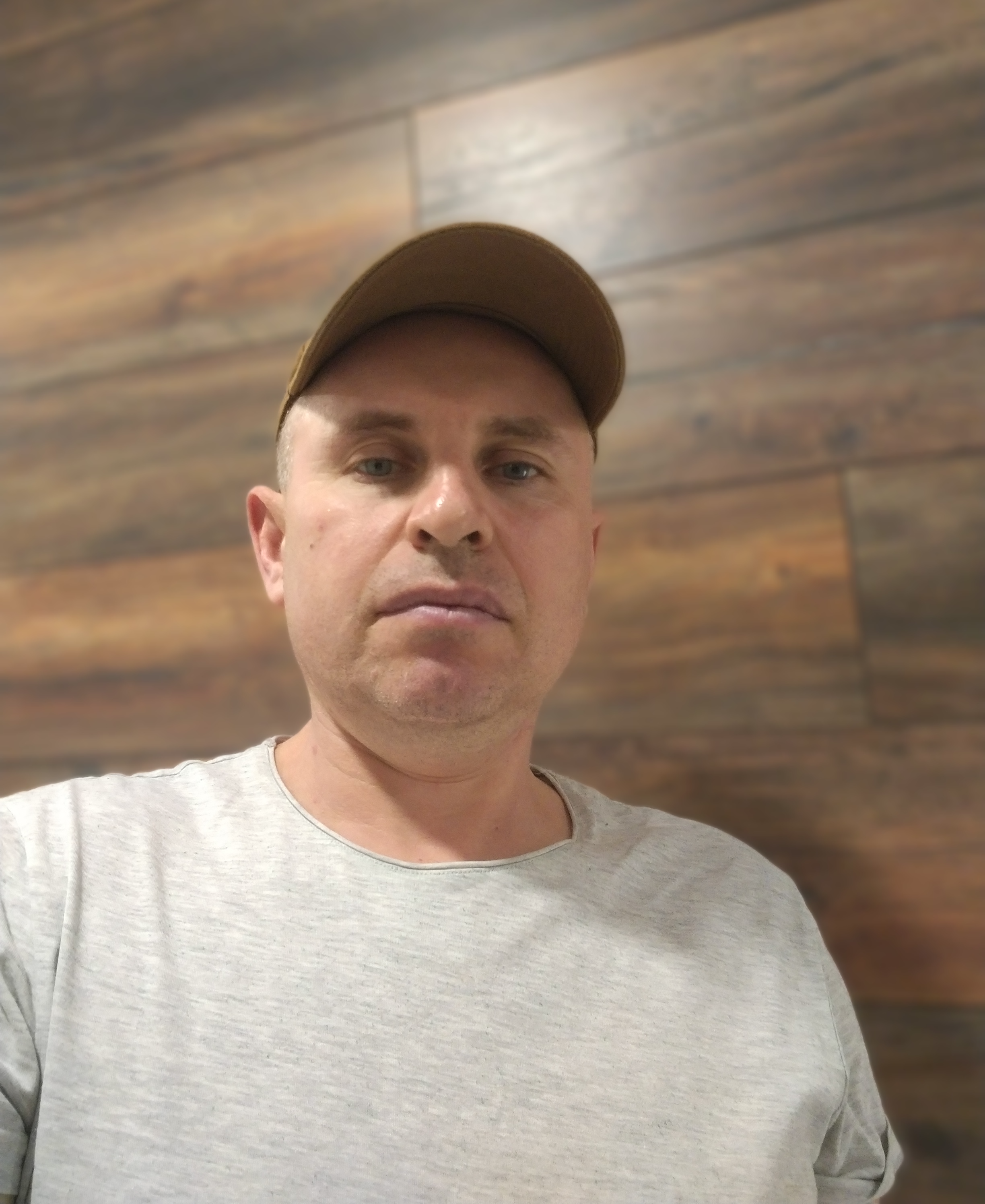 Фото мастера по укладке плитки - Полынь Федор