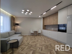 Отделочные работы. На фото произведен ремонт под ключ
- Поклейка обоев.
- Укладка ламината.
- Изготовление и монтаж корпусной мебели.
- Монтаж гипсокартоновых перегородок.
- Укладка плитки.
И многое другое.