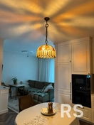 Окончательная установка люстры после подготовки и монтажа.
Процесс: 5 часов заняла подготовка, 2 часа — непосредственный монтаж.
Результат: люстра надёжно закреплена, подключена, готова к использованию.