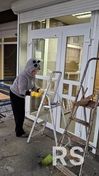 Мыли окна после ремонта, использовались химические средства фирмы Kärcher.