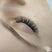 Наращивание ресниц, объём 2D