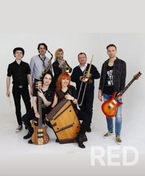 Юлия Глебова и группа "Час Speak". Расширенный состав с духовым трио. Авторские песни и забойные инструментальные композиции для весёлых праздников и больших площадок.