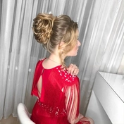 Прически на выпускной 4