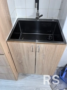 Установка столешницы и врезка мойки. Монтаж сифона и смесителя.