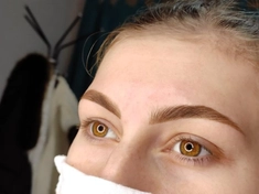 Коррекция и окрашивание бровей