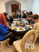 Провожу мастер-классы для всех желающих, а также для специалистов!
Даю теорию и обязательно техники, благодаря которым, участники решают свои вопросы прямо на встрече.
Темы мастер-классов различные и методики тоже. 
Записаться можно.