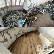 Расхламление и очистка балкона от бытового мусора и птичьего помёта с использованием специальной защиты