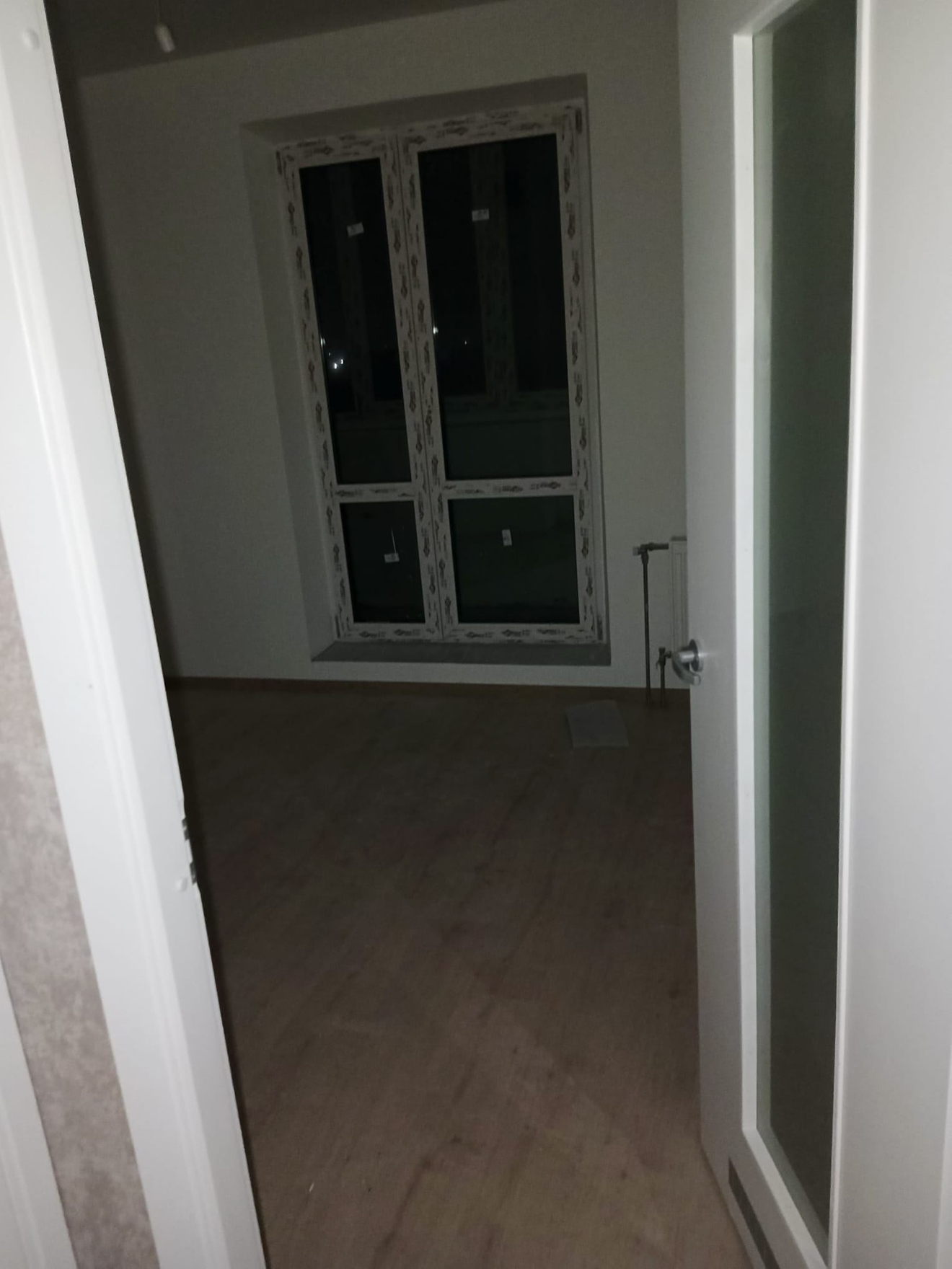 Укладка ламината с замком любой сложности в кухне.