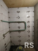 Штукатурка стен, укладка плитки на пол и стены. 5 дней работы, быстро и качественно.