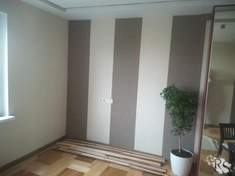 Поклейка стен флизелиновыми обоями