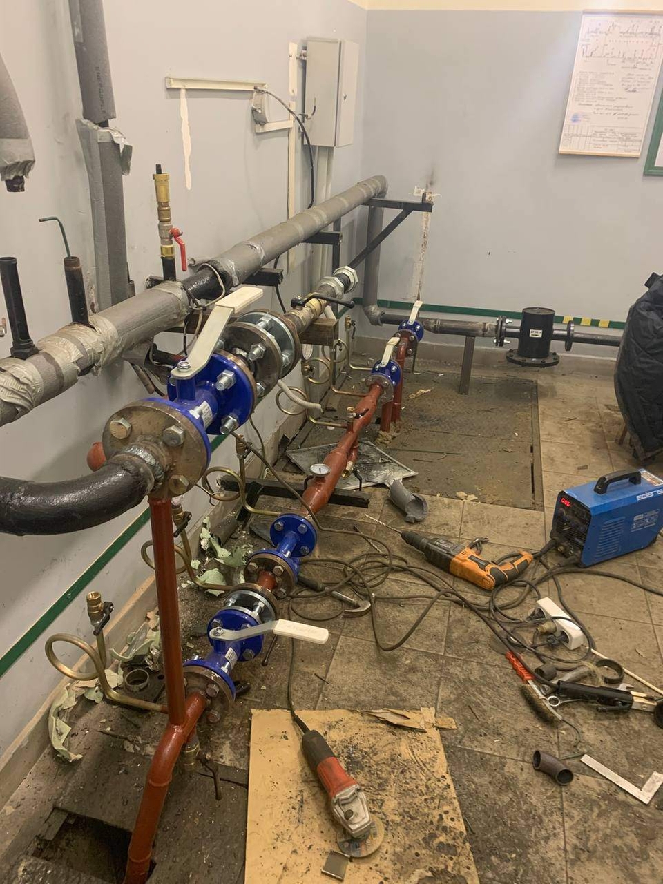 Сварка индивидуального теплового пункта.