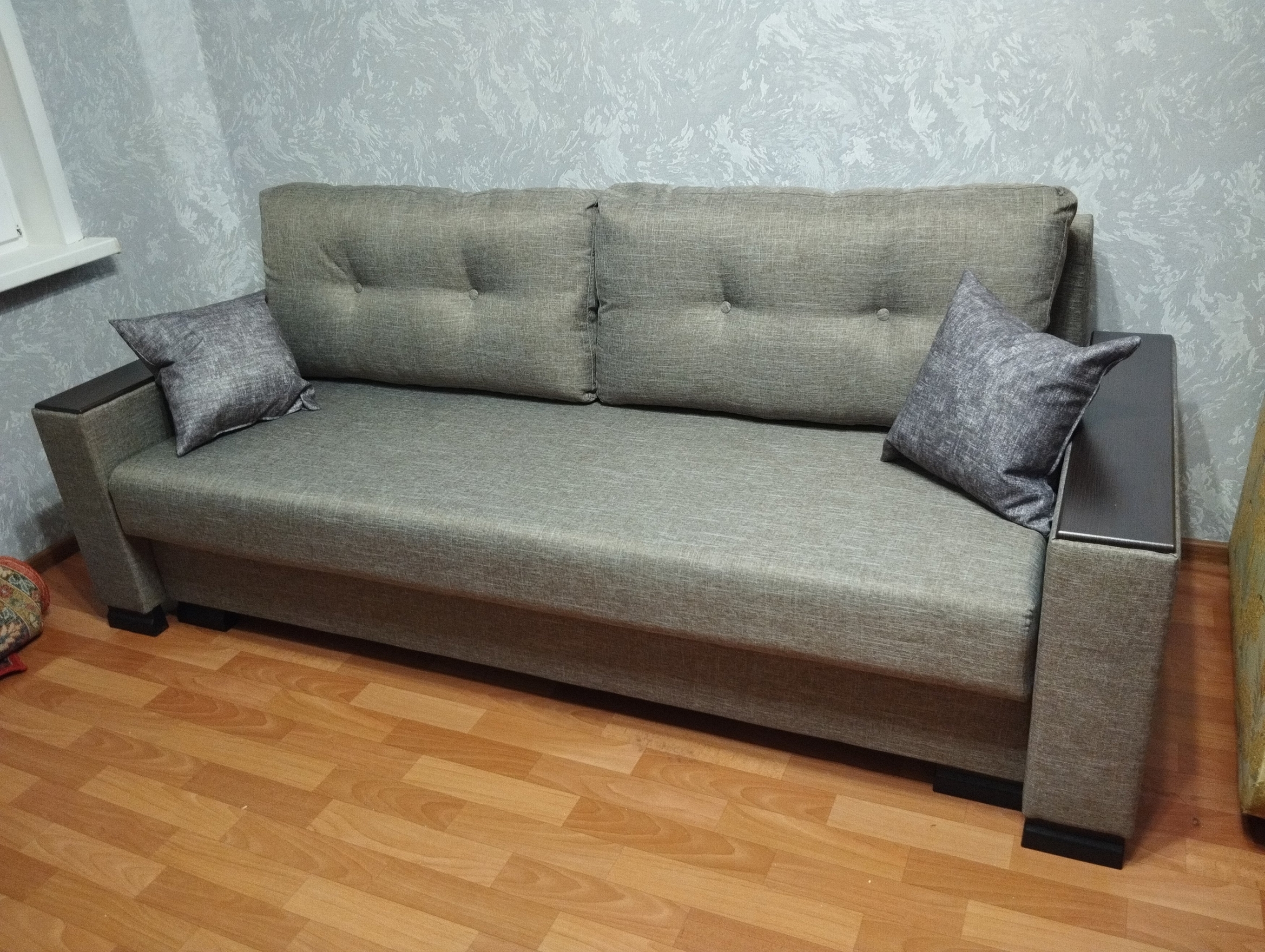 Сборка нового дивана производства "Ами Мебель".