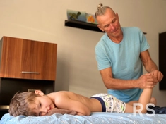 Массаж для ребенка это очень важная процедура,организм развивается , массаж может помочь в правильном его развитии,так же можем корректировать уже появившиеся проблемы.