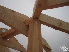 Монтаж вальмовой кровли, с покрытием металлочерепица