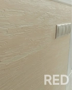 Задача: заменить обои на что то более устойчивое к шалостям животных.
Работа выполнена с использованием простой шпатлевки, что позволило добиться эстетичного и практичного результата.