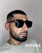 На данном фото, клиент попросил стрижку под одну насадку и высоким фейдом.
Проведена корректировка и моделирование бороды и усов