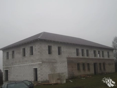 Завершенный объект, покрытие кровли металлочерепицей