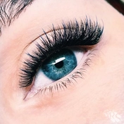 Наращивание ресниц 3D