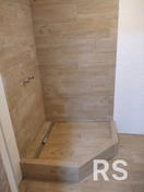 Изготовление поддона и его облицовка с запилом под 45°.