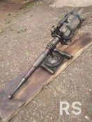 Для создания этого кованого факела-светильника использована техника горячей ковки из стали. Основной элемент выкован вручную, воссоздавая форму древнего факела. Завершающим этапом стала финишная обработка.