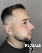 На данном фото, клиент у которого имеются большие залысины, от которых он очень страдал.
Исправили это, при помощи подбора стрижки, которая позволила визуально скрыть эти залысины.
Так же сделаны моделирование бороды и усов