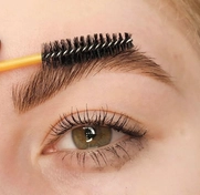 Коррекция бровей воском, окрашивание бровей