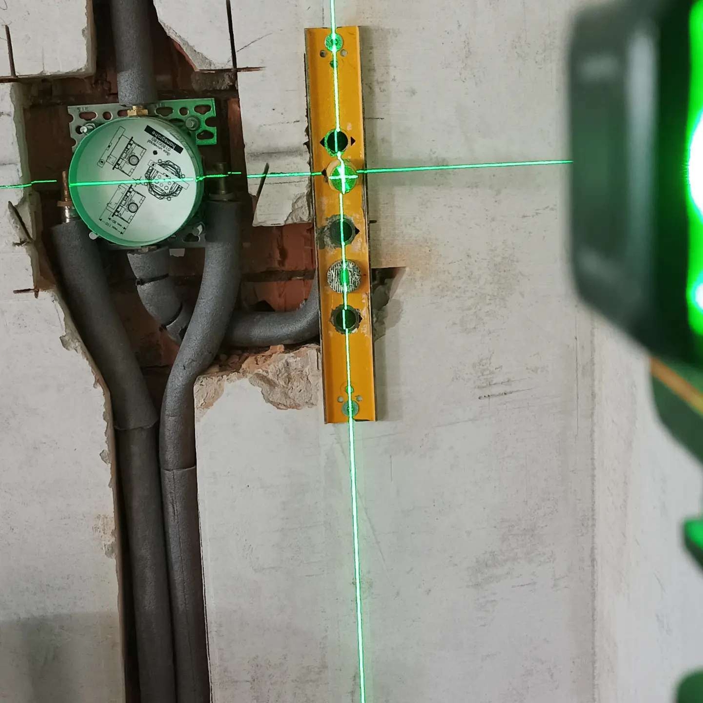 Установка скрытого (бокса) смесителя Hansgrohe в доме, квартире.