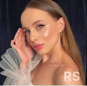 💍 Свадебный макияж – это идеальный акцент в ваш особенный день:
Индивидуальный подбор оттенков под тон кожи и образ.
Использование стойкой профессиональной косметики для безупречного результата.
Нежный и естественный вид, сохраняющийся весь день. ✨.