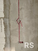 Обход места монтажа бра. Установка не займёт много времени и обезопасит от повреждения кабель.