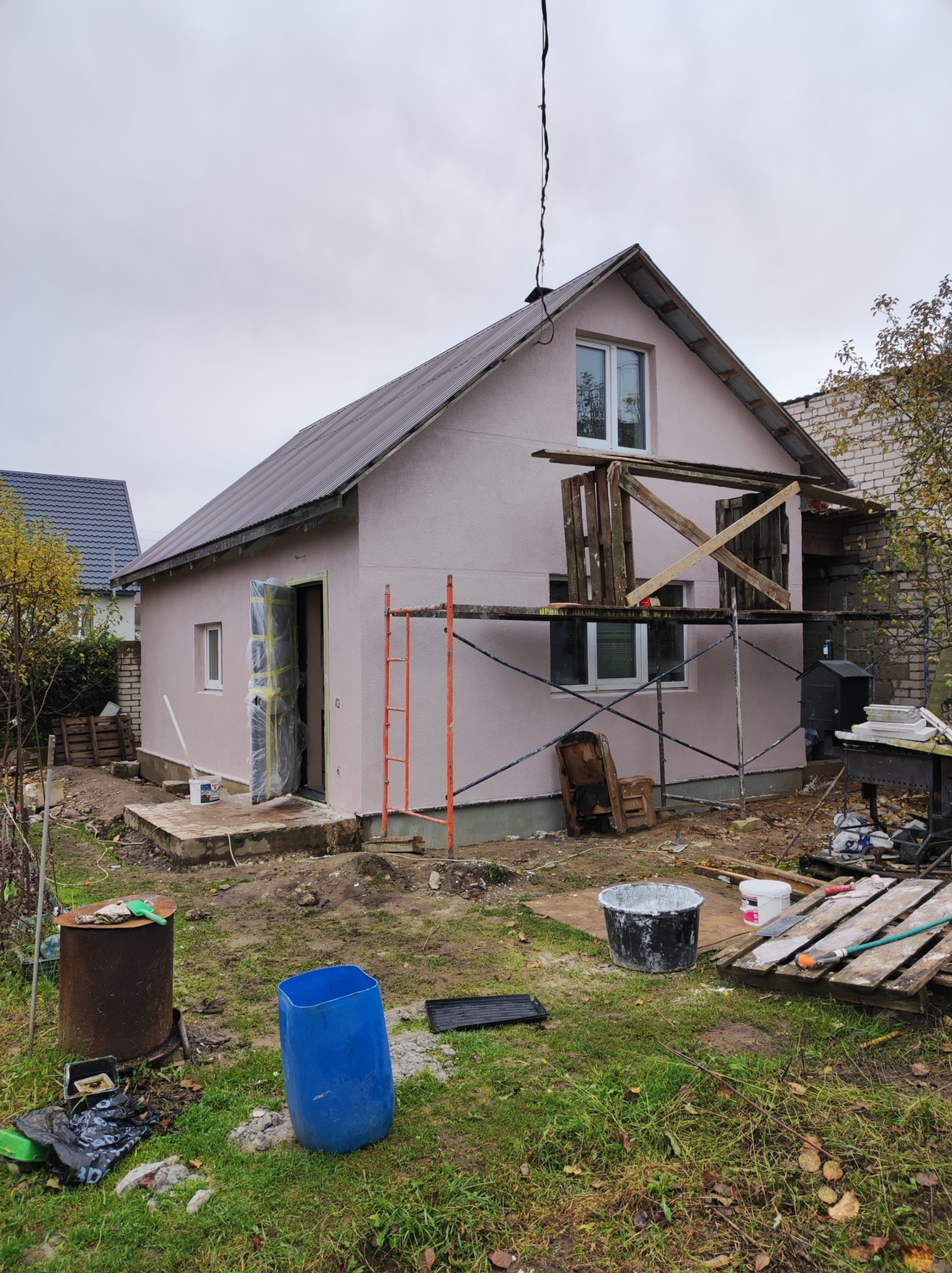 Устройство фасада для бани,минвата ,клей,сетка,корник ,покраска(срок месяц).