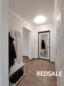 Косметический ремонт коридора. Подготовка и покраска потолка, поклейка стен обоями.