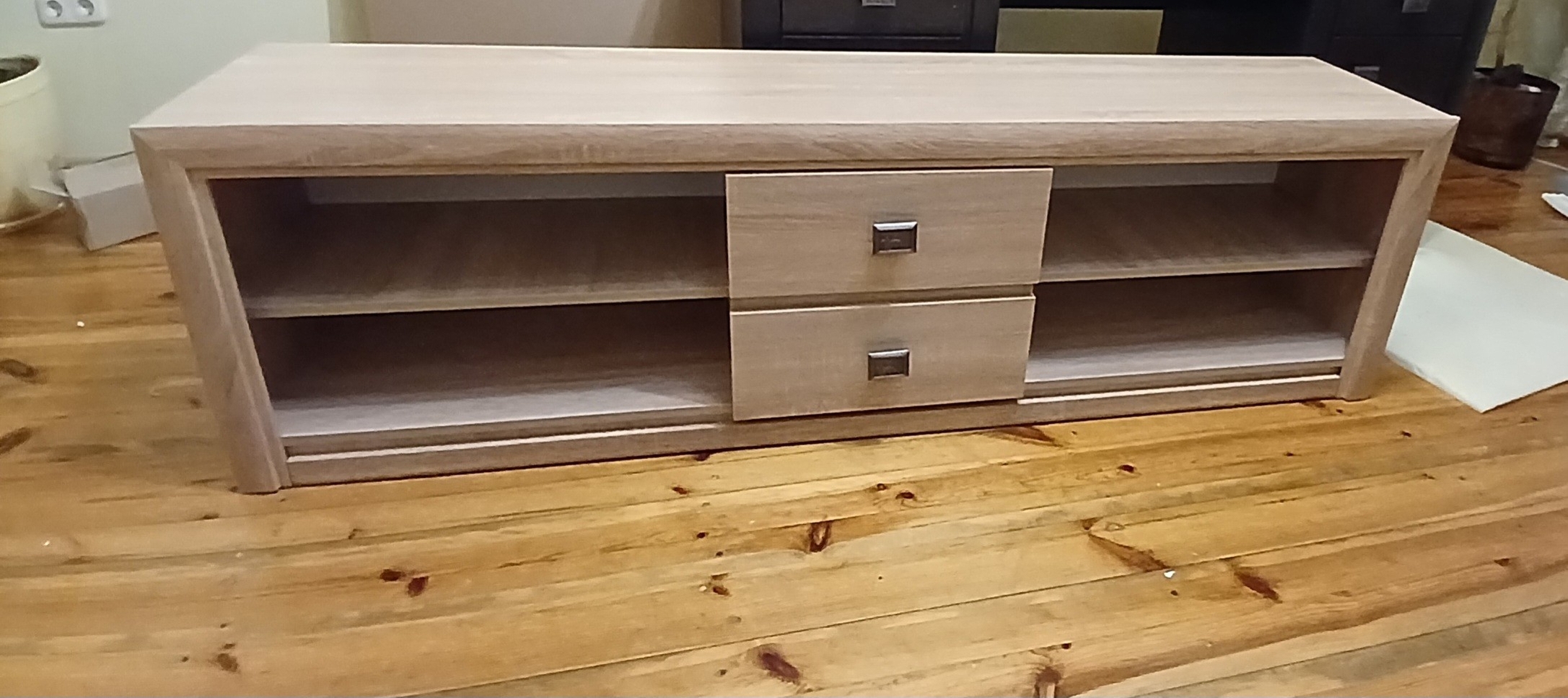 Сборка тумбы для теле- и радиоаппаратуры Milan 2SY. Популярная модель — собралась за 1,5 часа.