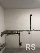 Перенос и установка розеточных групп в соответствии с дизайн-проектом и планом расстановки мебели и встроенной техники.