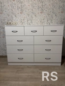 Все детали соединялись по схеме, начиная с каркаса, затем устанавливались направляющие для ящиков и фурнитура, с обязательной проверкой геометрии. Использовались: отвёртка, шуруповёрт, уровень и крепёжные элементы для надёжной фиксации. Около 3 часов.