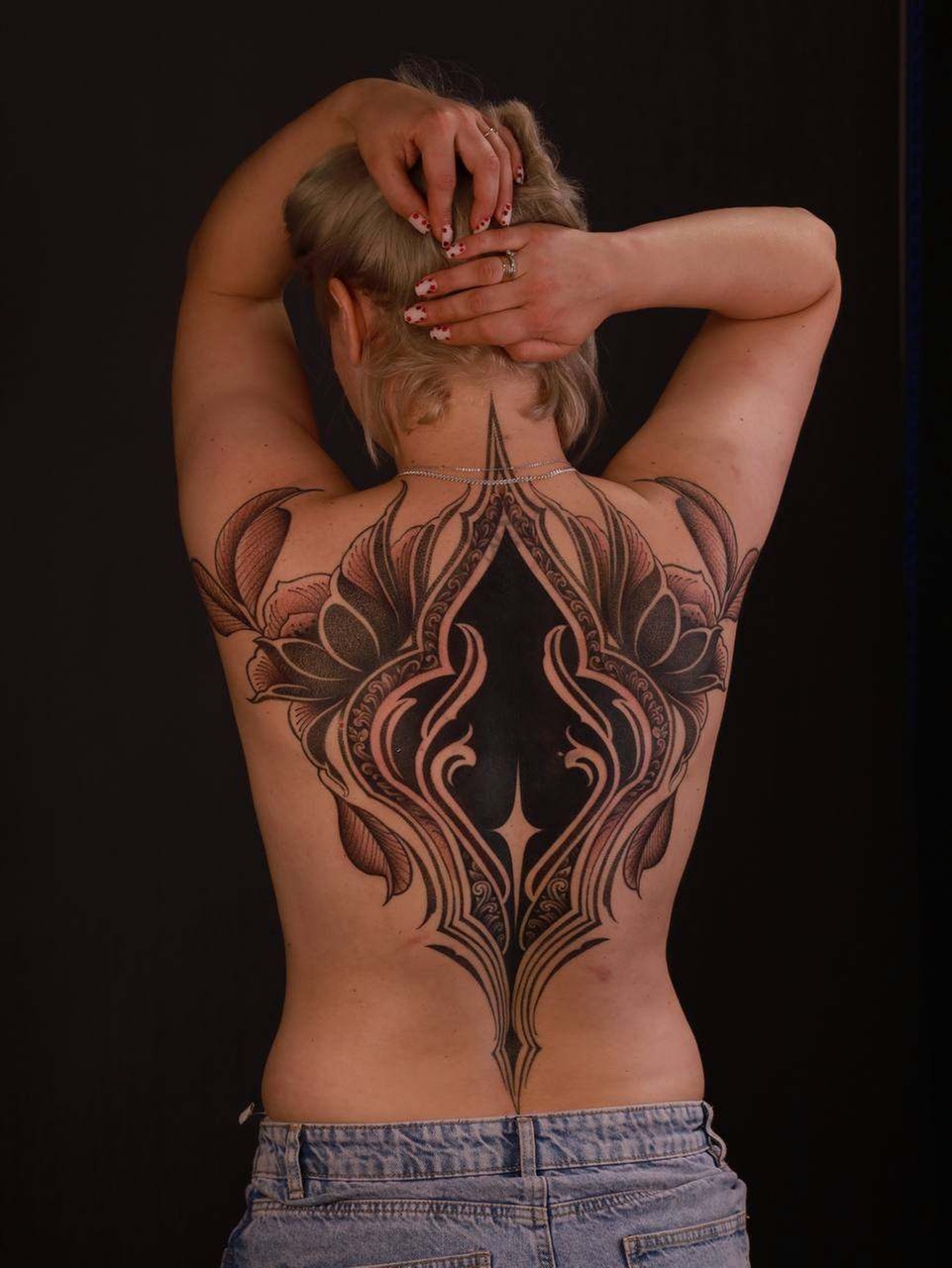 5 сеансов по 6 часов, работа выполнена тату машинкой Cheyenne, краска Pantera, иглы wjx.