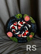 Карп кои – символ богатства и процветания. Картина в наличии. Диаметр 25 см. 
Можно нарисовать подобную в других цветах, размерах и формах. 
Стоимость данной работы – 130 рублей 

Сроки изготовления - около 5-7 дней.