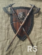 Щит с топорами, прекрасное украшение в любом интерьере.
Сборка выполнена на заклепках с последующей финишной обработкой.