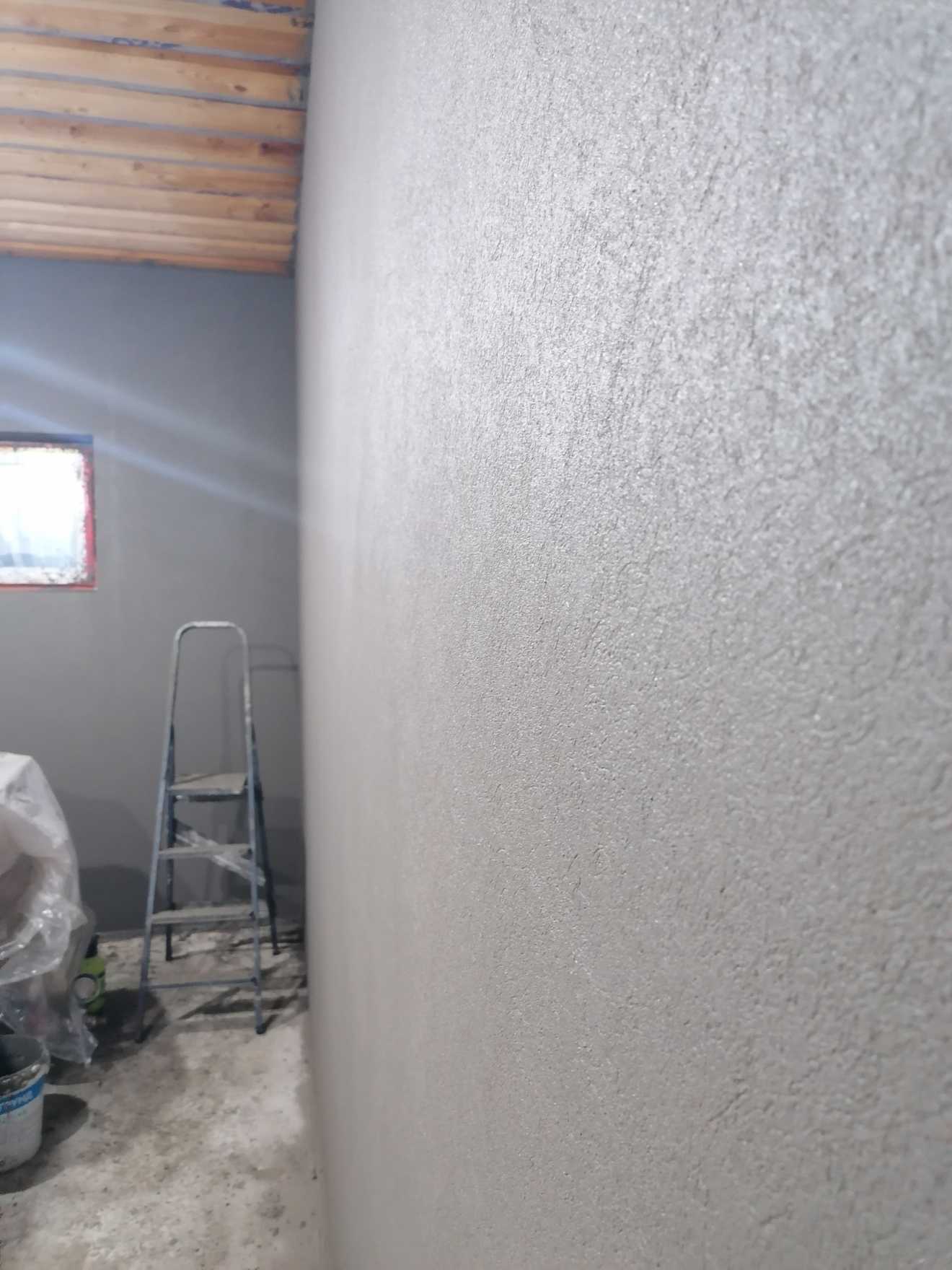 Качество цементной штукатурки механизированным способом.