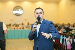 Ведущий на свадьбу