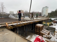Монолитные перекрытие,выполняются нами специальными опалубками,специализированными стойками,заливка производиться бетононасосами и специальной маркой бетона