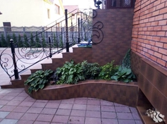 Облицовка цоколя и крыльца с декоративными элементами, клинкер