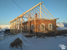 Монтаж стропильной системы двухскатной крыши
