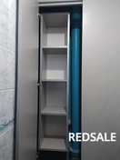 Изготовление и установка шкафчика для скрытия канализационных труб. Влагостойкие материалы и антикоррозийная фурнитура. Произведены точные замеры и монтаж, учитывающие расположение труб. Шкафчик аккуратно скрывает коммуникации.