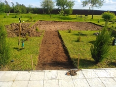 выемка плодороднрго грунта под дальнейшее благоустройство дорожки беседки и тд