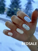 Выполнено: снятие старого покрытия, опил формы, комбинированный маникюр, ремонт нескольких ногтей, покрытие базой+гель-лак,  дизайн выполнен с помощью стемпинга, время работы 2:30