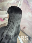 Волосы очистили, нанесли кератиновый состав, выдержали, выпрямили утюжком и закрепили результат специальным уходом.
Работа заняла 2,6 часа.