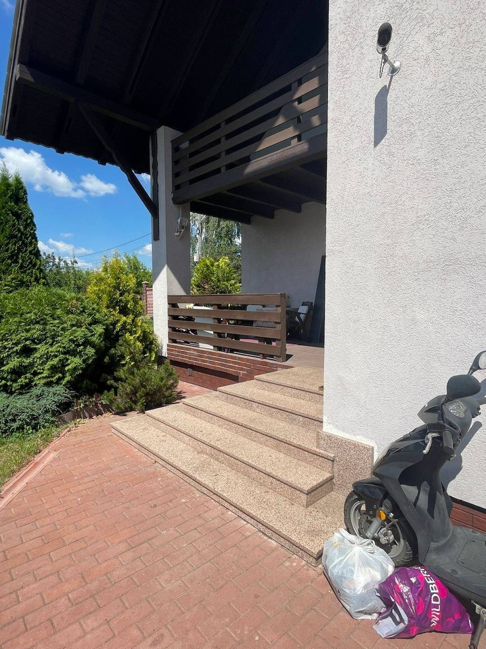 Ступени из гранита. Работа начиналась с демонтажа старых ступеней, которые были облицованы плиткой.